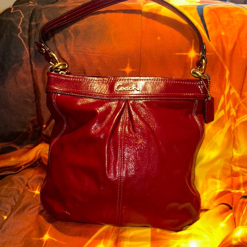 AUTHENTIC COACH ASHLEY BURGUNDY PATENT LEATHER HANDBAG SHOULDER BAG F20462